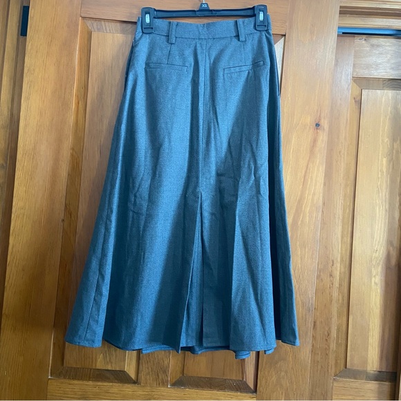 Simple Retro Gray Pleated Skirt - Picture 2 of 6